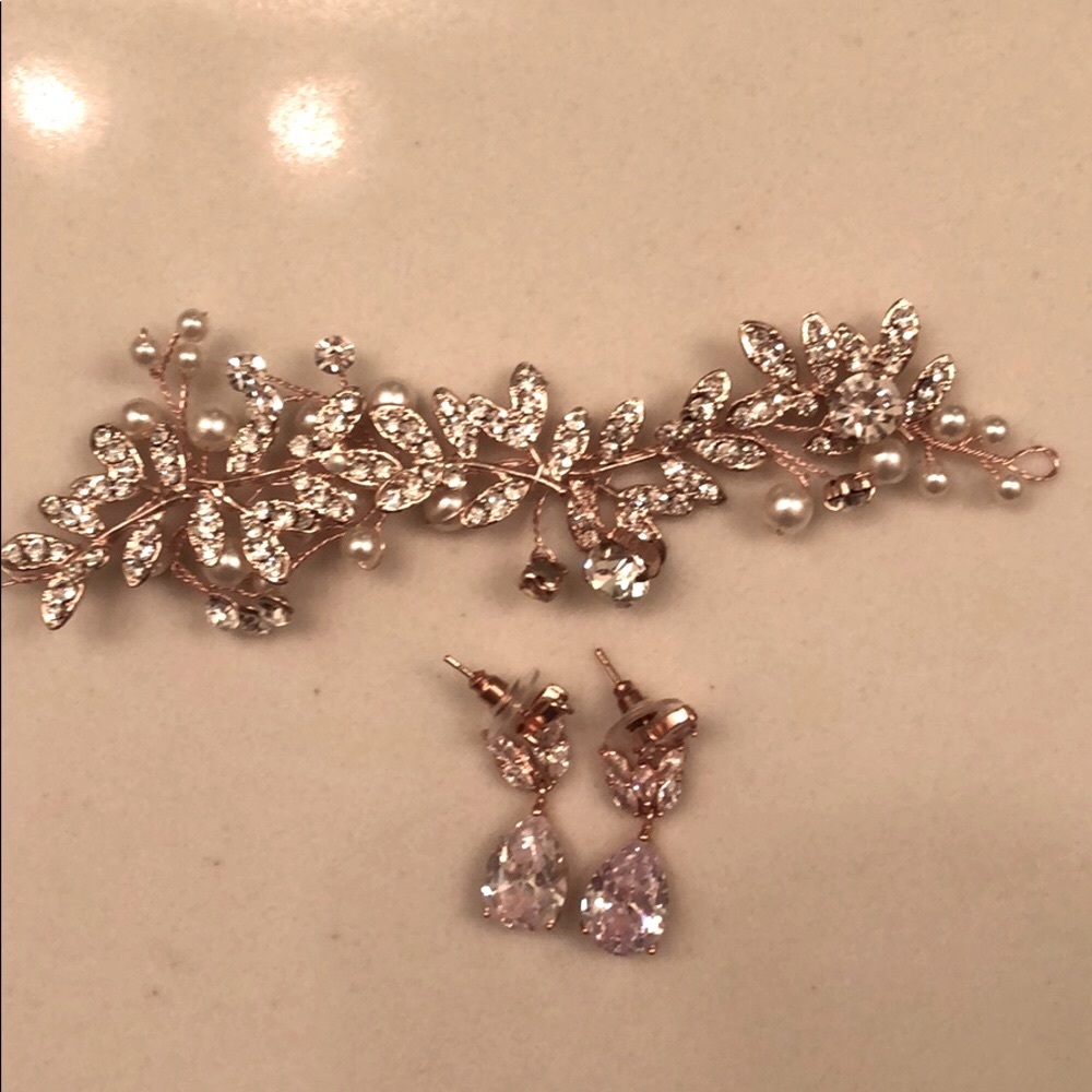 Bridal hairpiece and earrings rose gold